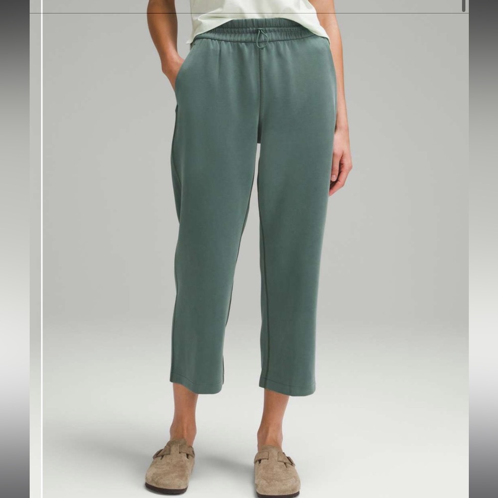 Lululemon Softstream High-Rise Straight Leg Cropped Pant